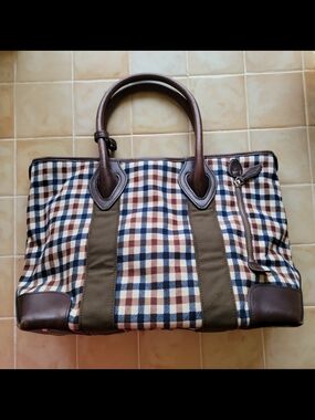 AQUASCUTUM LONDON Satchel BAG.
